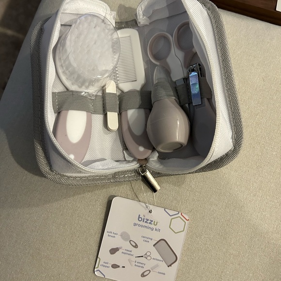 Bizzu Baby Grooming Kit Set - Picture 3 of 6